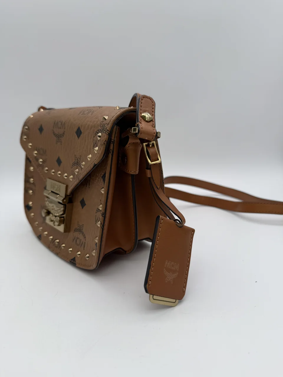 MCM STUDS SHOULDER BAG (BROWN) view 10