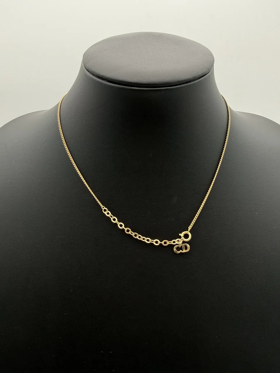 DIOR LOGO NECKLACE view 5