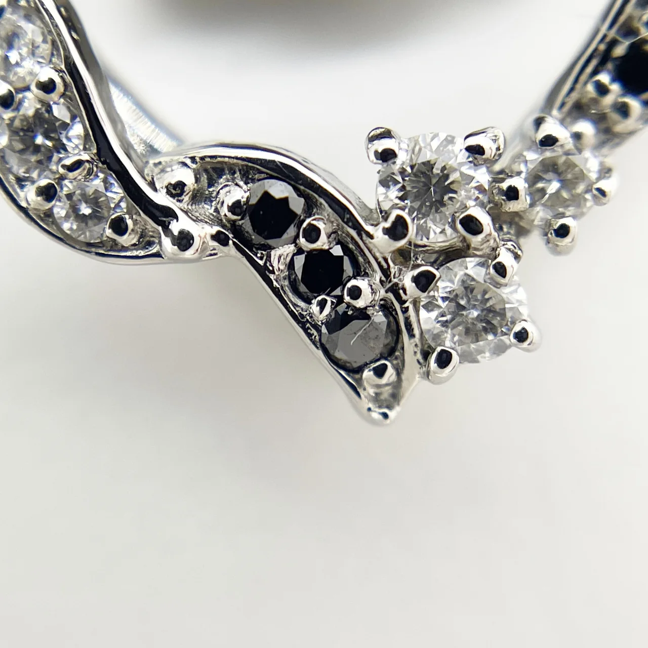 K18WG BLACK DIAMOND NECKLACE BD1.16CTS FD0.30CT 2.3G view 7