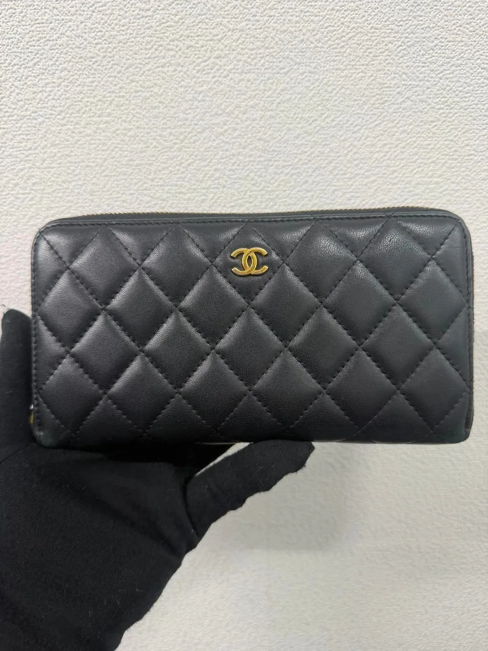 CHANEL LAMB SKIN ROUND FASTENER LONG WALLET view 3