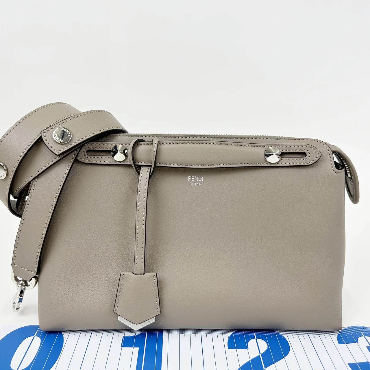 FENDI BY THE WAY MEDIUM (GRAY)