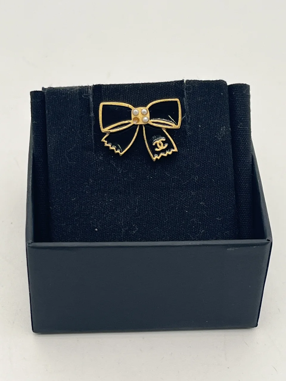 CHANEL RIBBON PIN BROOCH