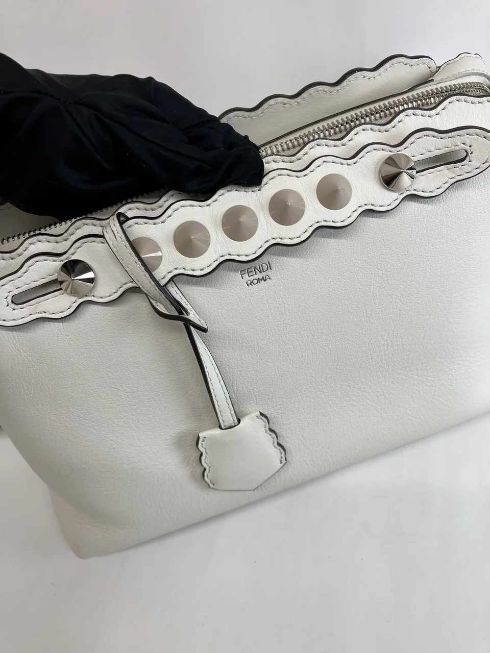 FENDI BY THE WAY MEDIUM (WHITE) view 9