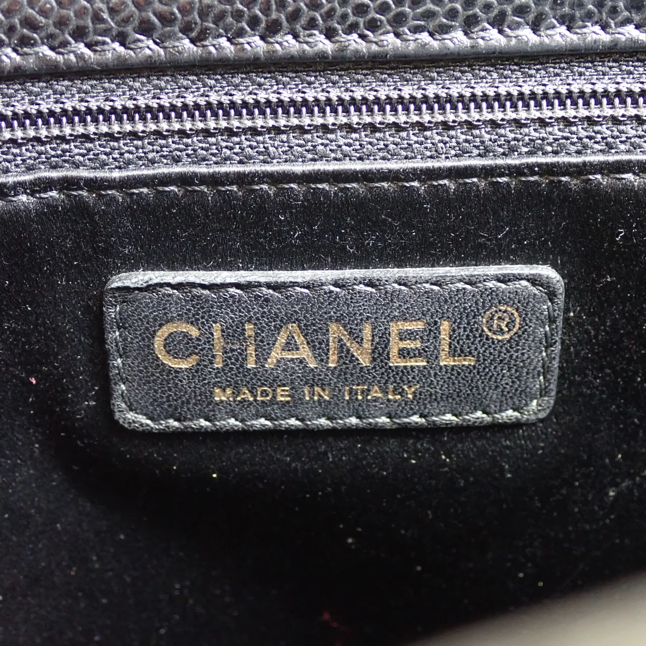 CHANEL CAVIAR GST view 17