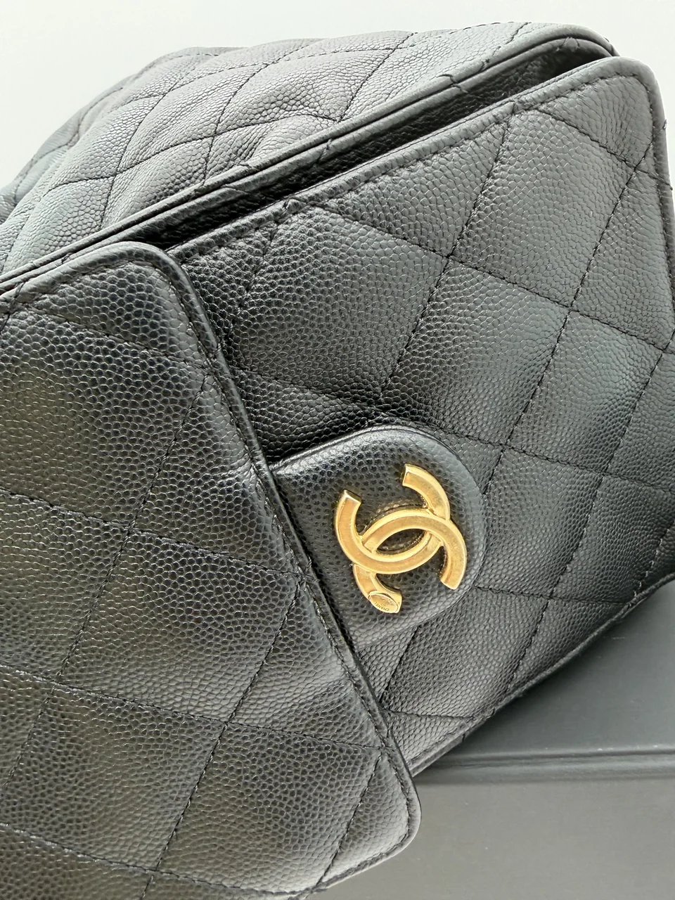 CHANEL CAVIAR 25 SMALL CHAIN SHOULDER BAG view 8