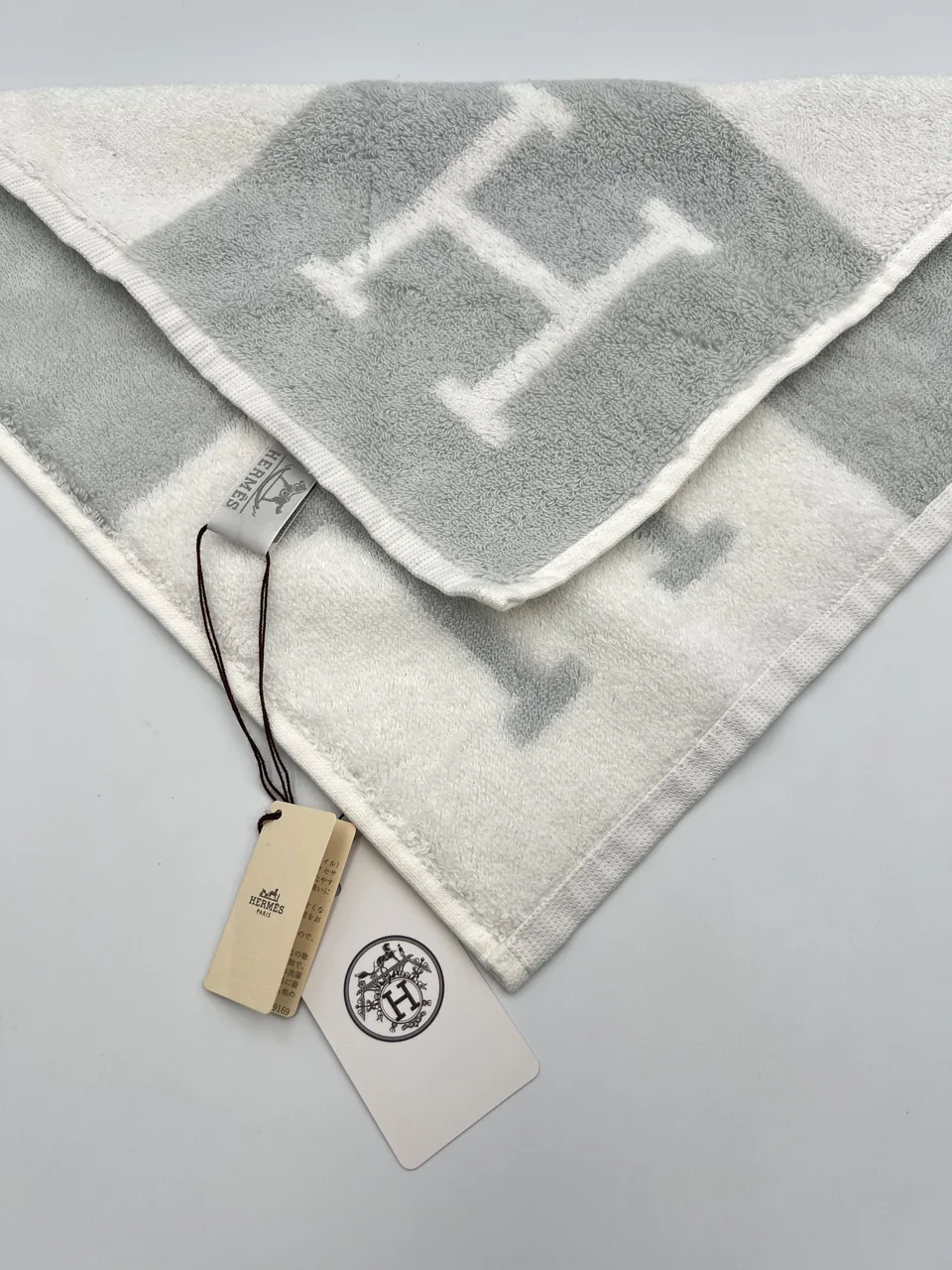 HERMES AVALON WASH CLOTH view 2
