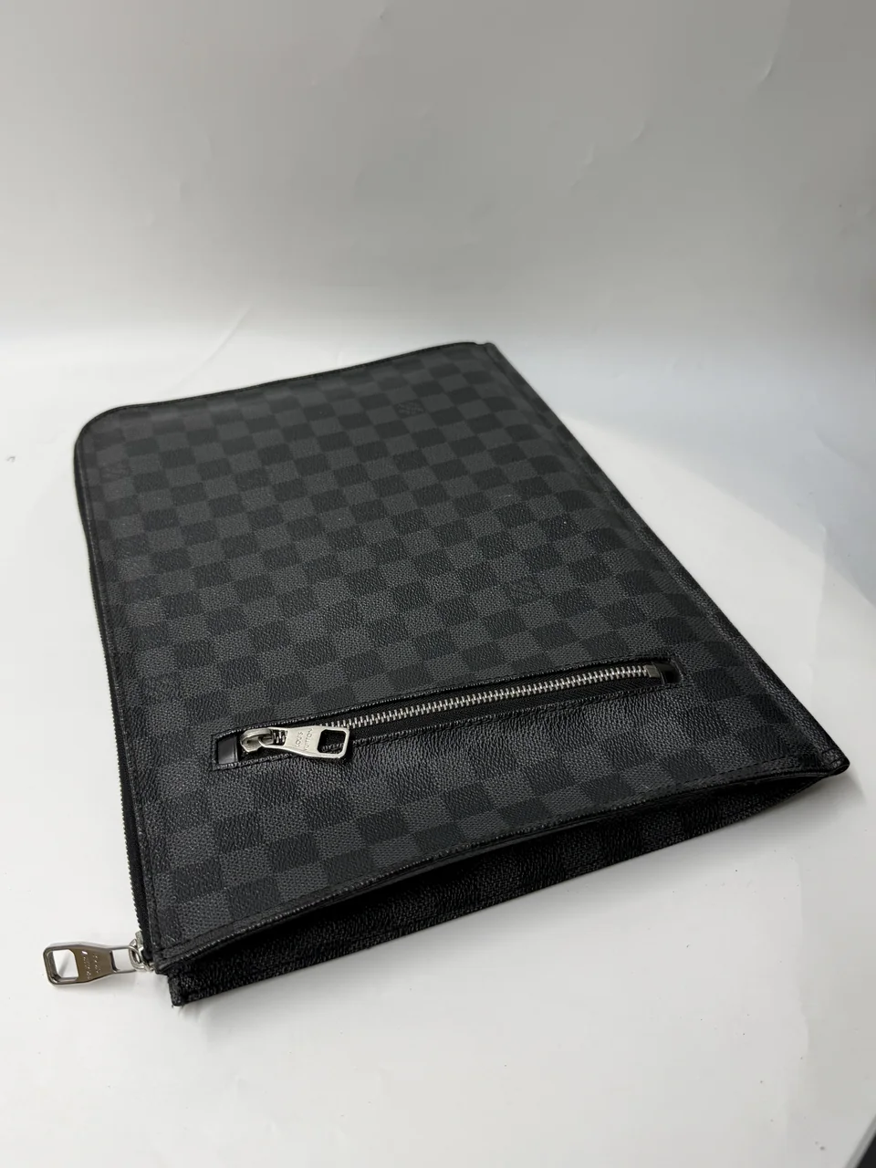 LV DAMIER GRAPHITE POSHE DOCUMENT view 10