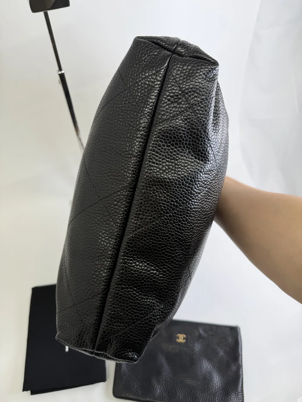 CHANEL CAVIAR 22 CHAIN TOTE BAG view 7