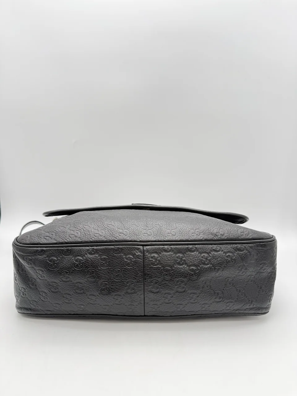 GUCCI GUCCISSIMA SHOULDER BAG (BLACK) view 6