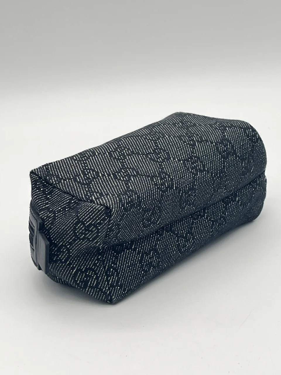GUCCI GG CANVAS POUCH view 3