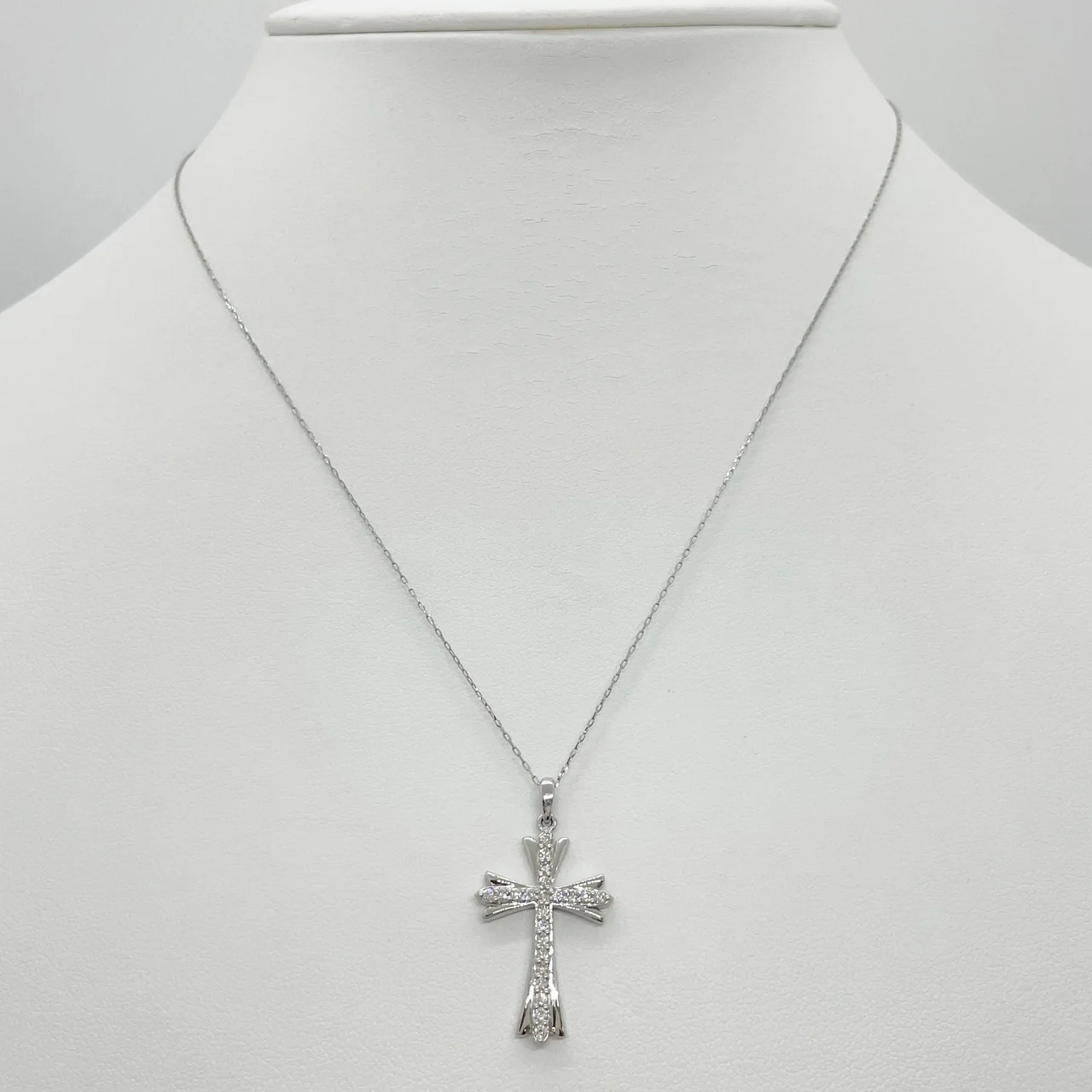 PT900 CROSS NECKLACE FD0.21CT 4.1G hover