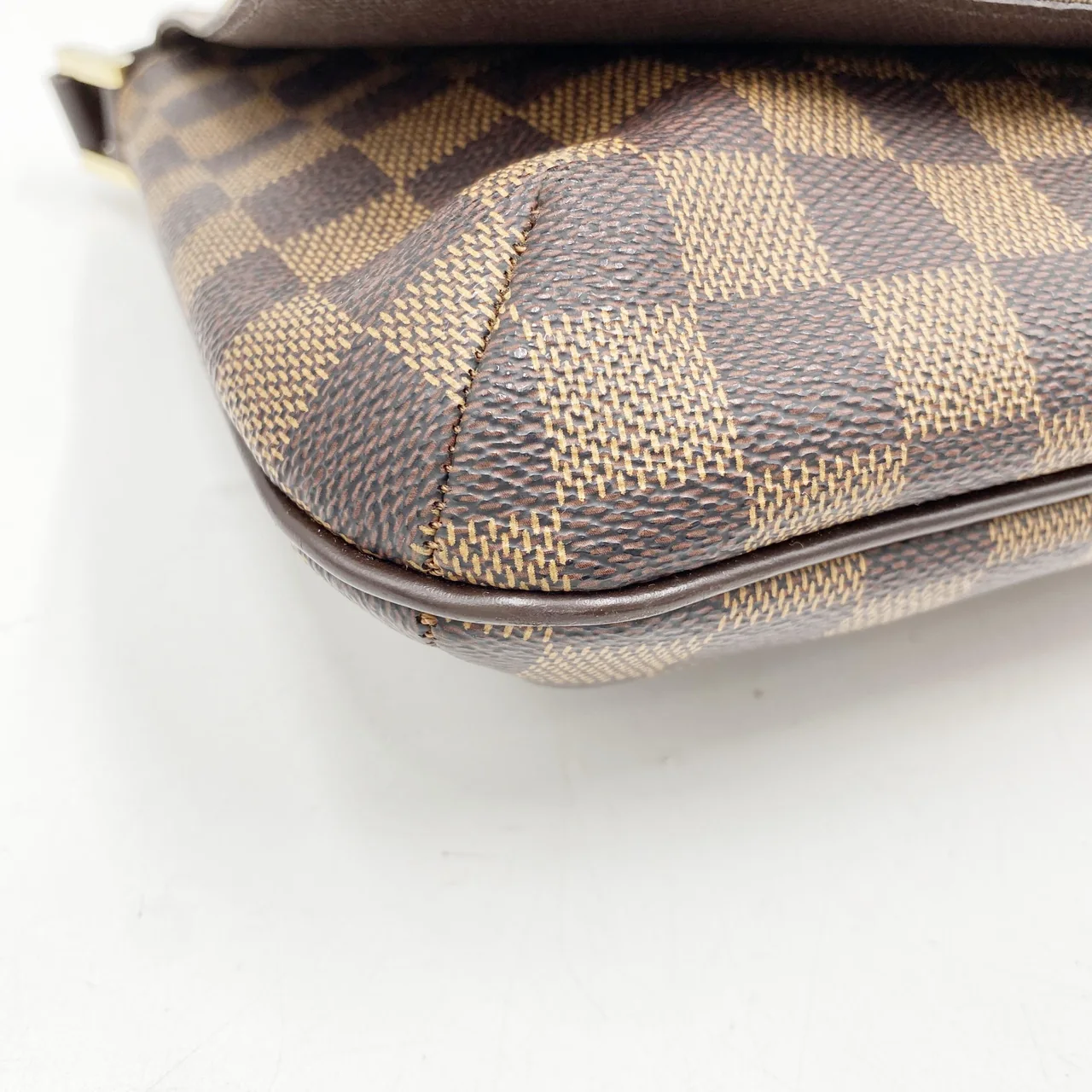 LV DAMIER MUSETTE SALSA LONG view 10