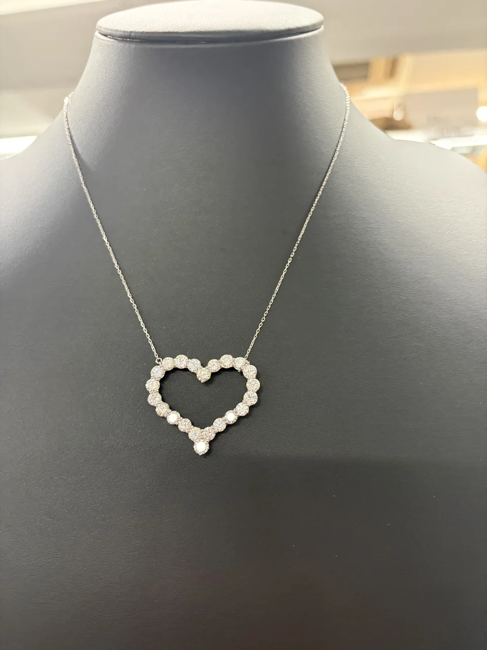 K18WG NATURAL DIAMOND D5.00CT OPEN HEART NECKLACE WITH CERT