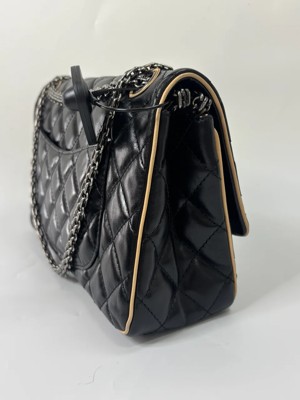 CHANEL 2.55 view 4