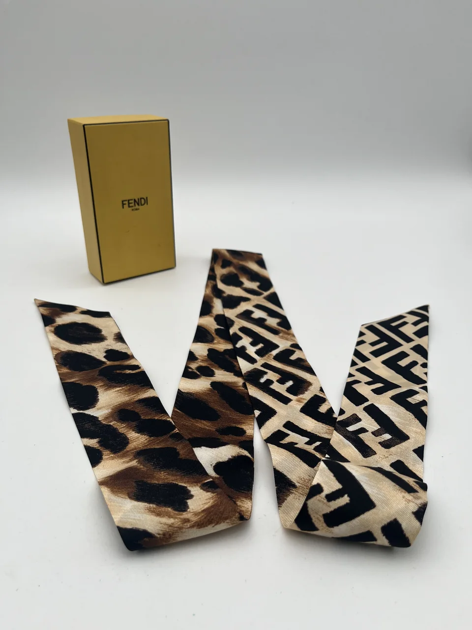 FENDI WRAPPY (BROWN)