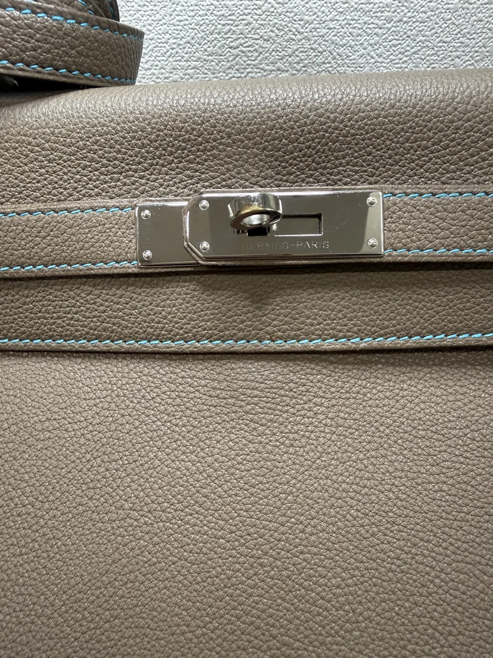 HERMES KELLY ECLAT 28 (TOGO, ETOUPE, □N STAMP) view 3