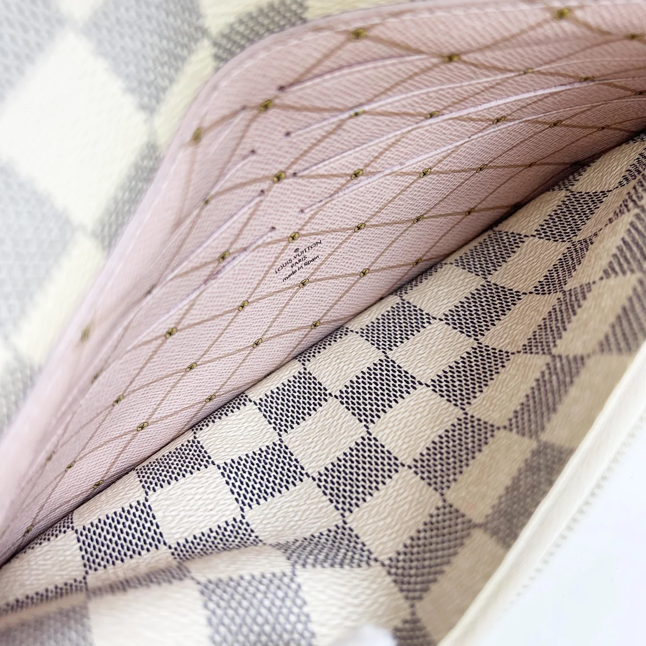LV AZURE POCHETTE WEEKEND photo 18