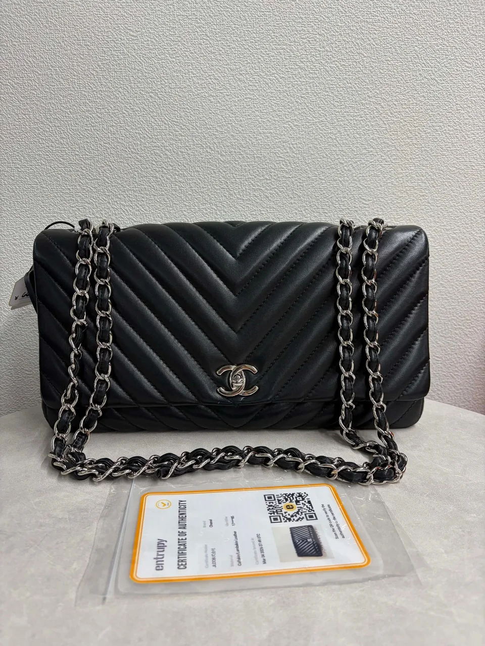 CHANEL LAMB SKIN CHEVRON CHAIN SHOULDER BAG (17 SERIAL CODE)