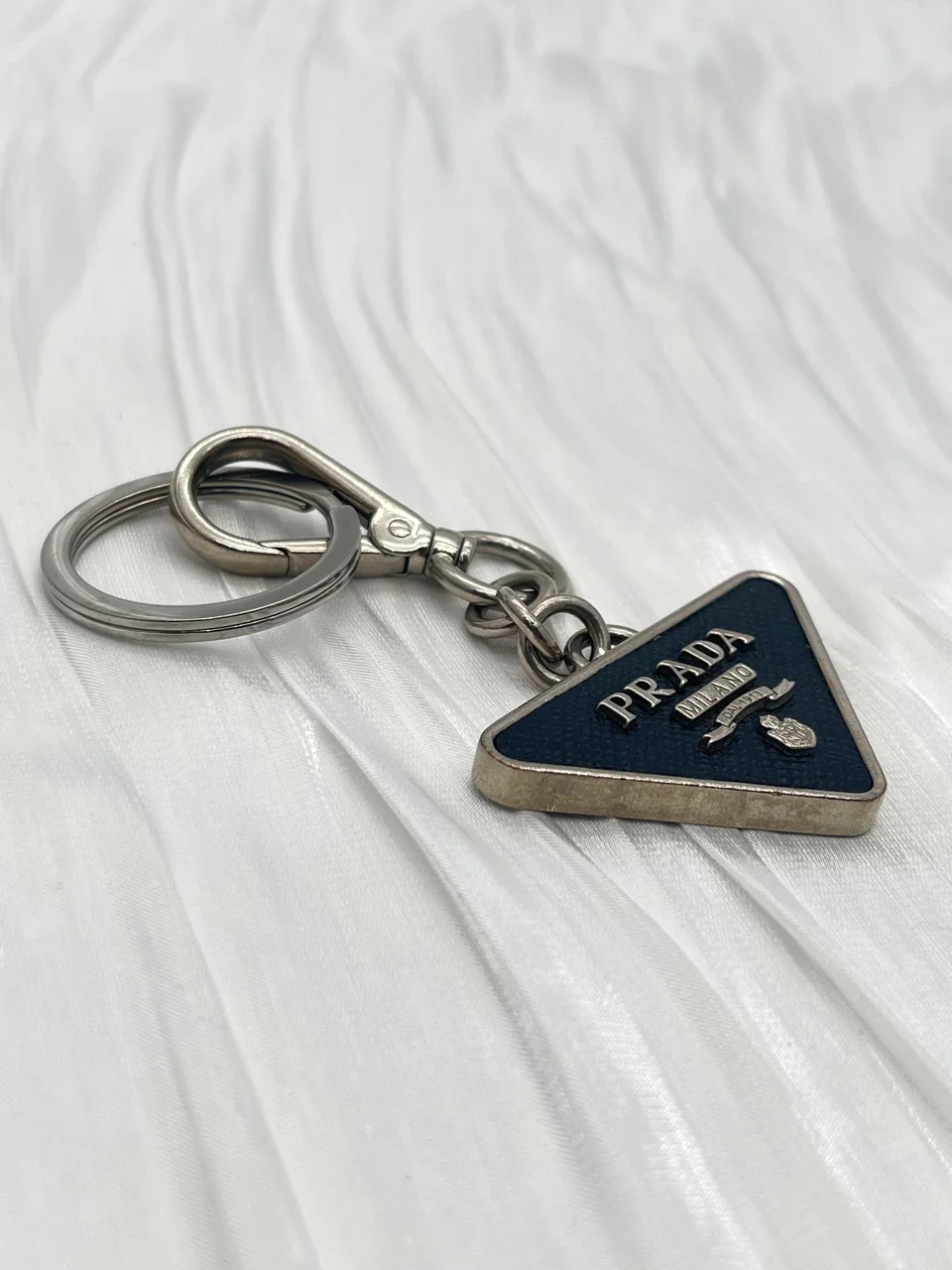 PRADA SAFFIANO TRIANGLE LOGO KEY RING photo 3