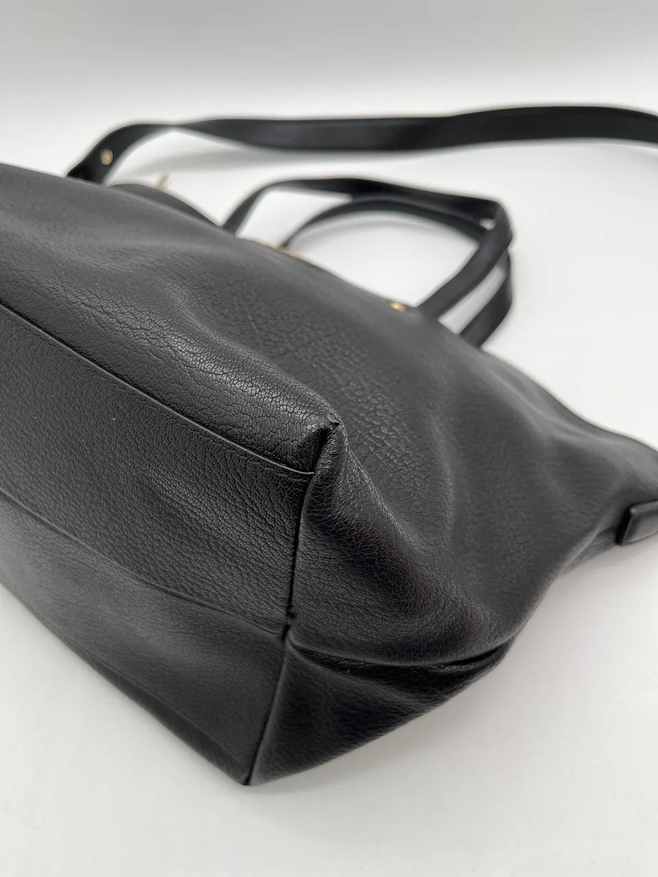 SALVATORE FERRAGAMO GANCINI TWO-WAY BAG (BLACK) view 7