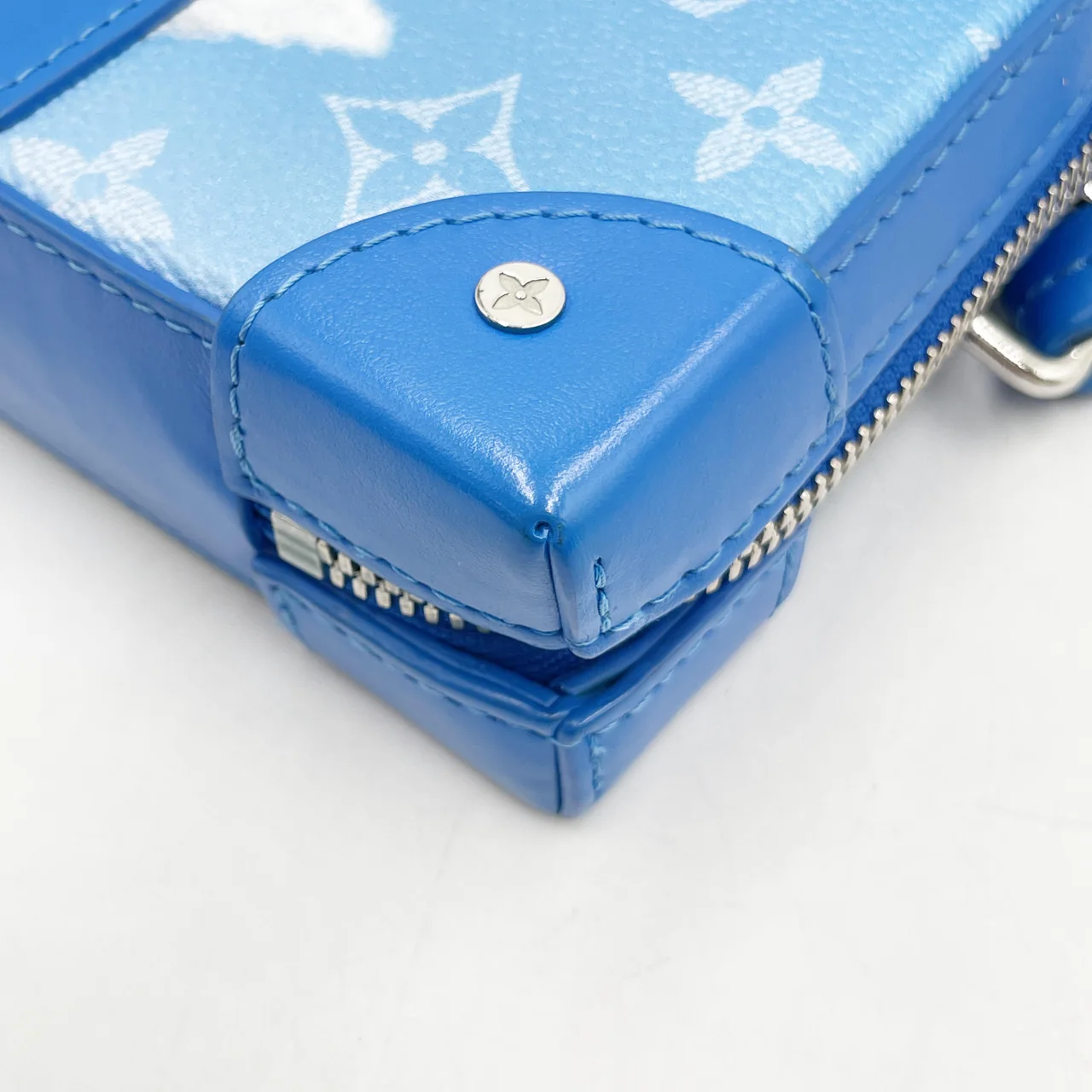 LV SOFT TRUNK WALLET (BLUE) view 5