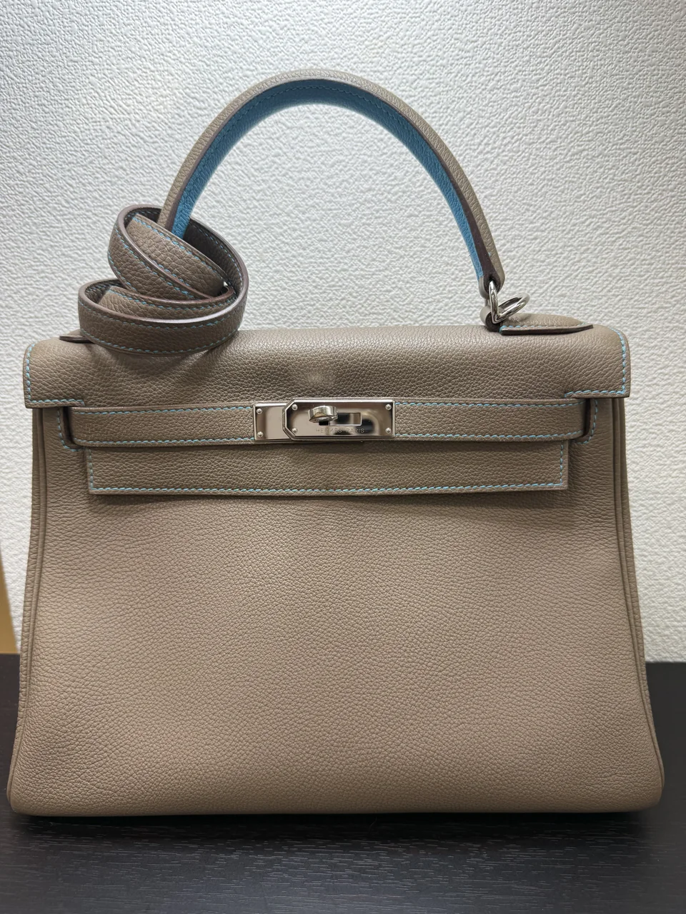 HERMES KELLY ECLAT 28 (TOGO, ETOUPE, □N STAMP)
