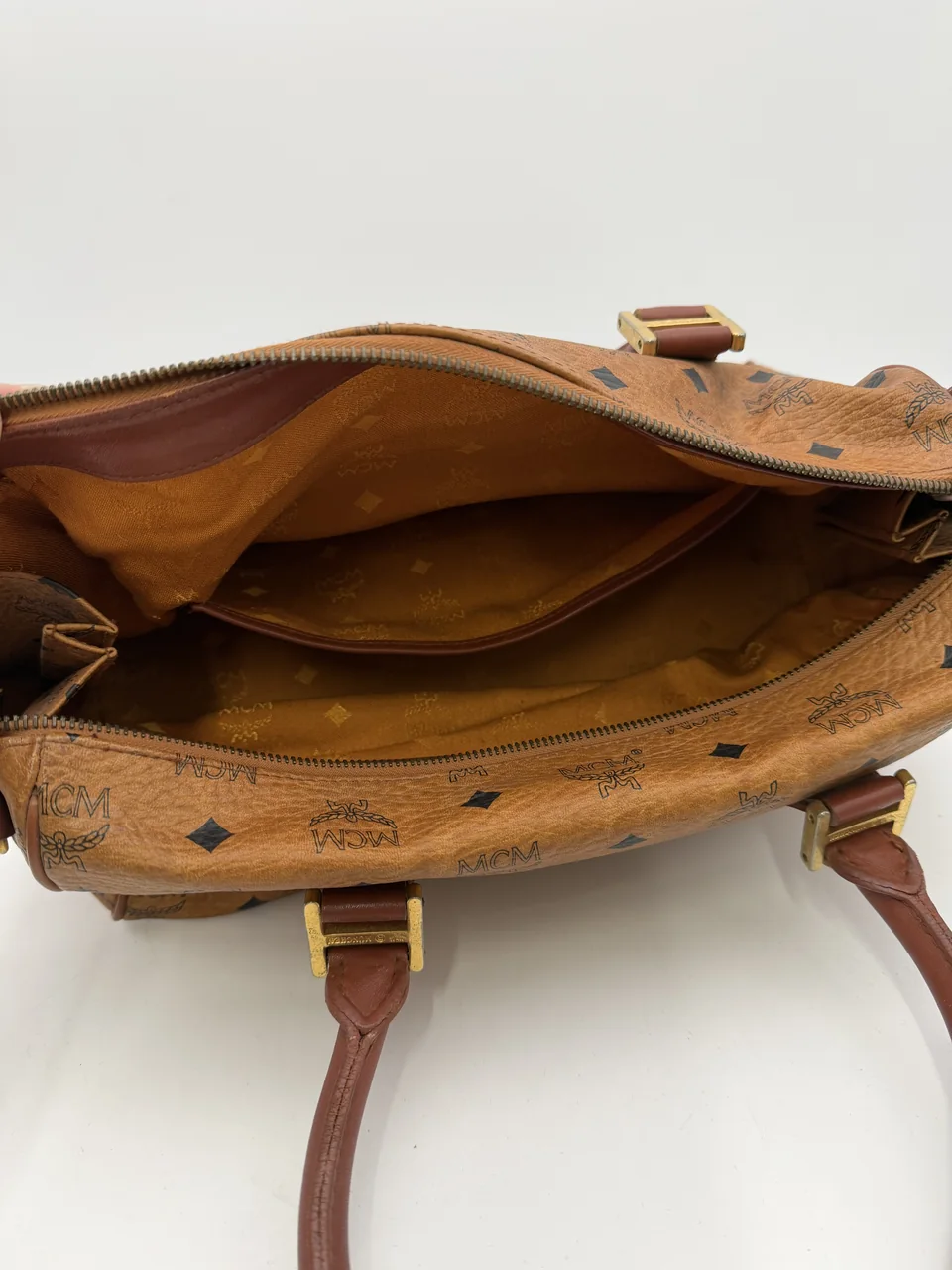 MCM SHOULDER BAG view 3