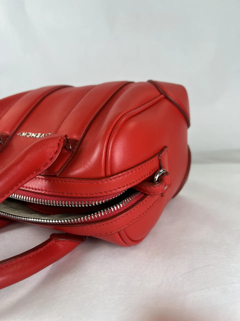 GIVENCHY SHOULDER BAG view 4