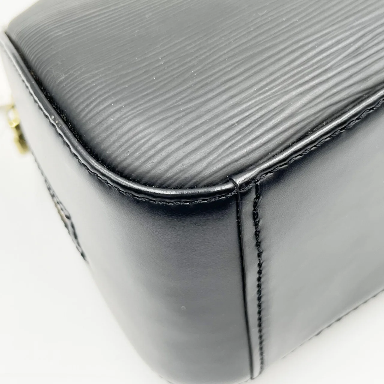 LV EPI JASMINE (BLACK) view 4