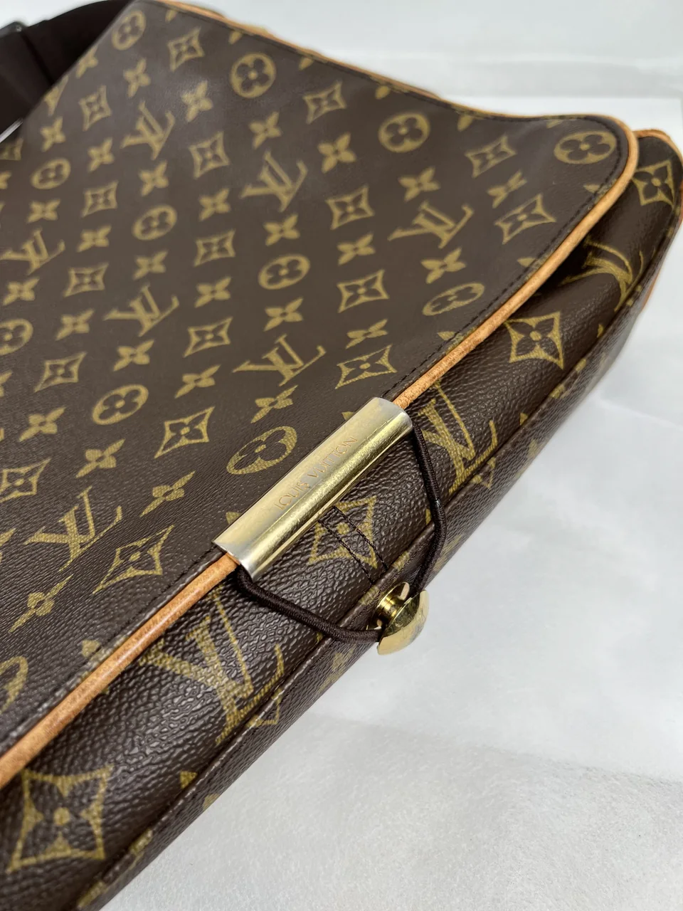 LV MONOGRAM ABBESSES view 8