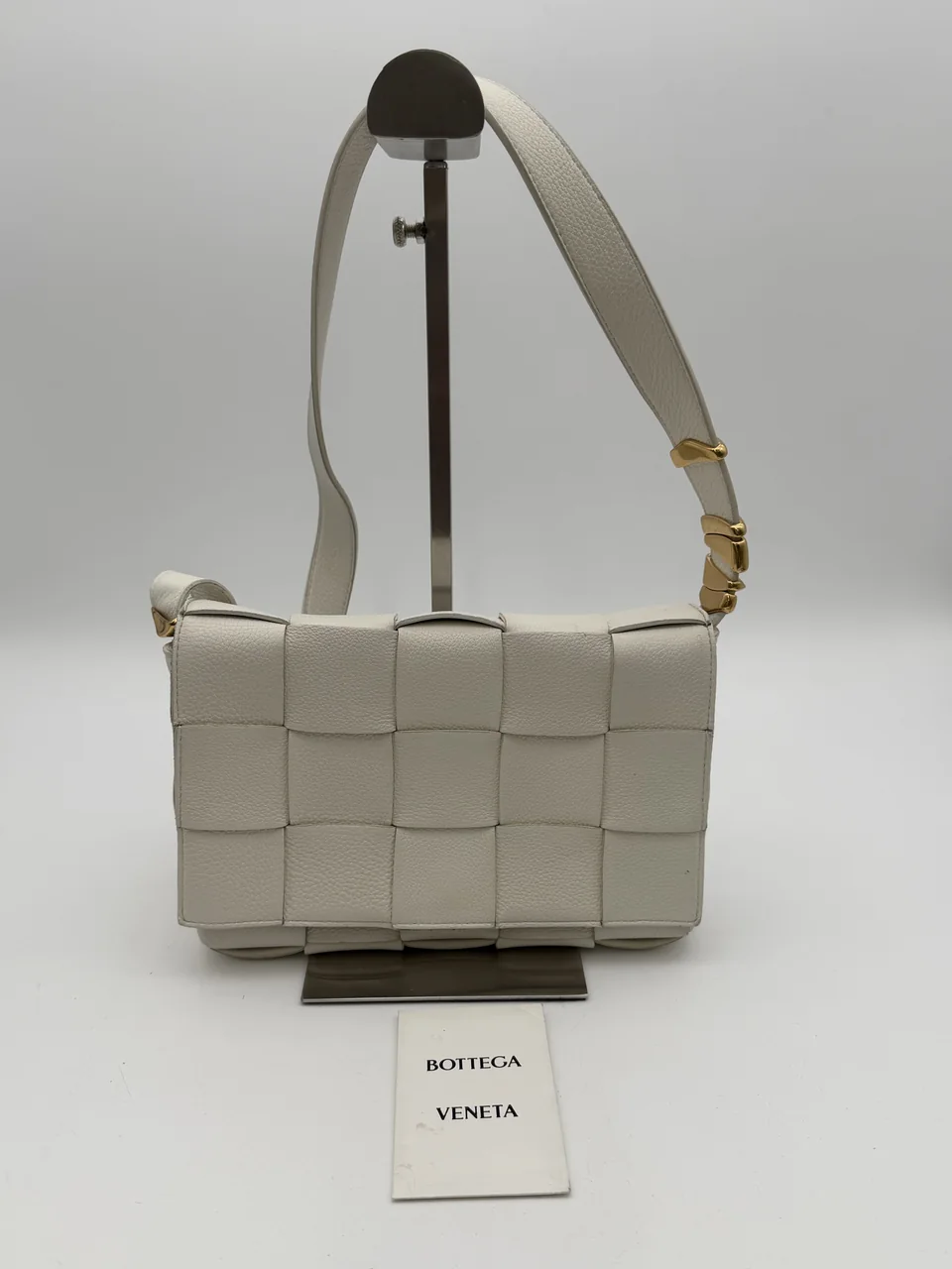 BOTTEGA VENETA MAXI INTRECCIATO CASSETTE (WHITE)