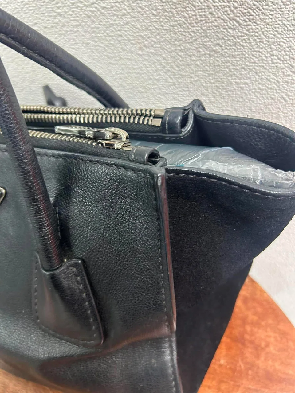 PRADA TRIANGLE LOGO (BLACK) photo 6