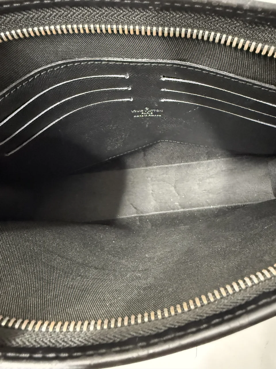 LV GRAPHITE BAG view 7