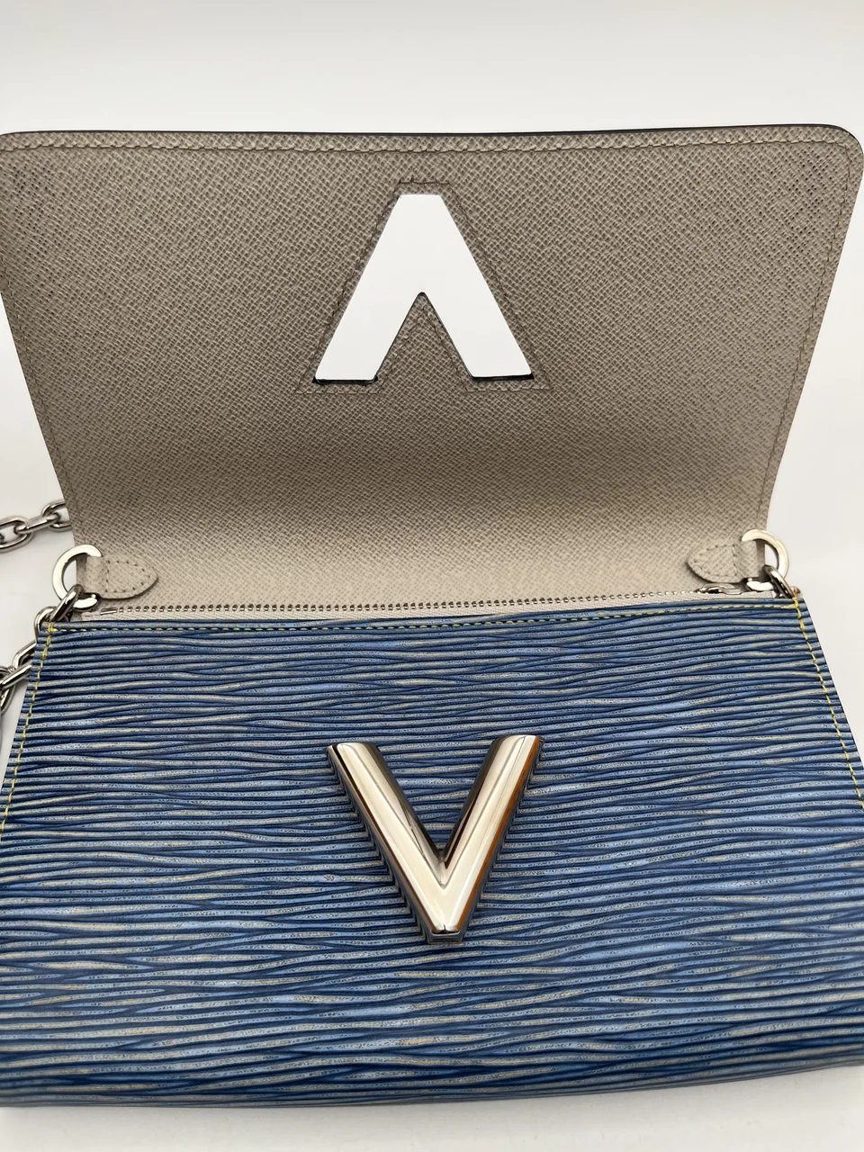 LV EPI M61036 view 7