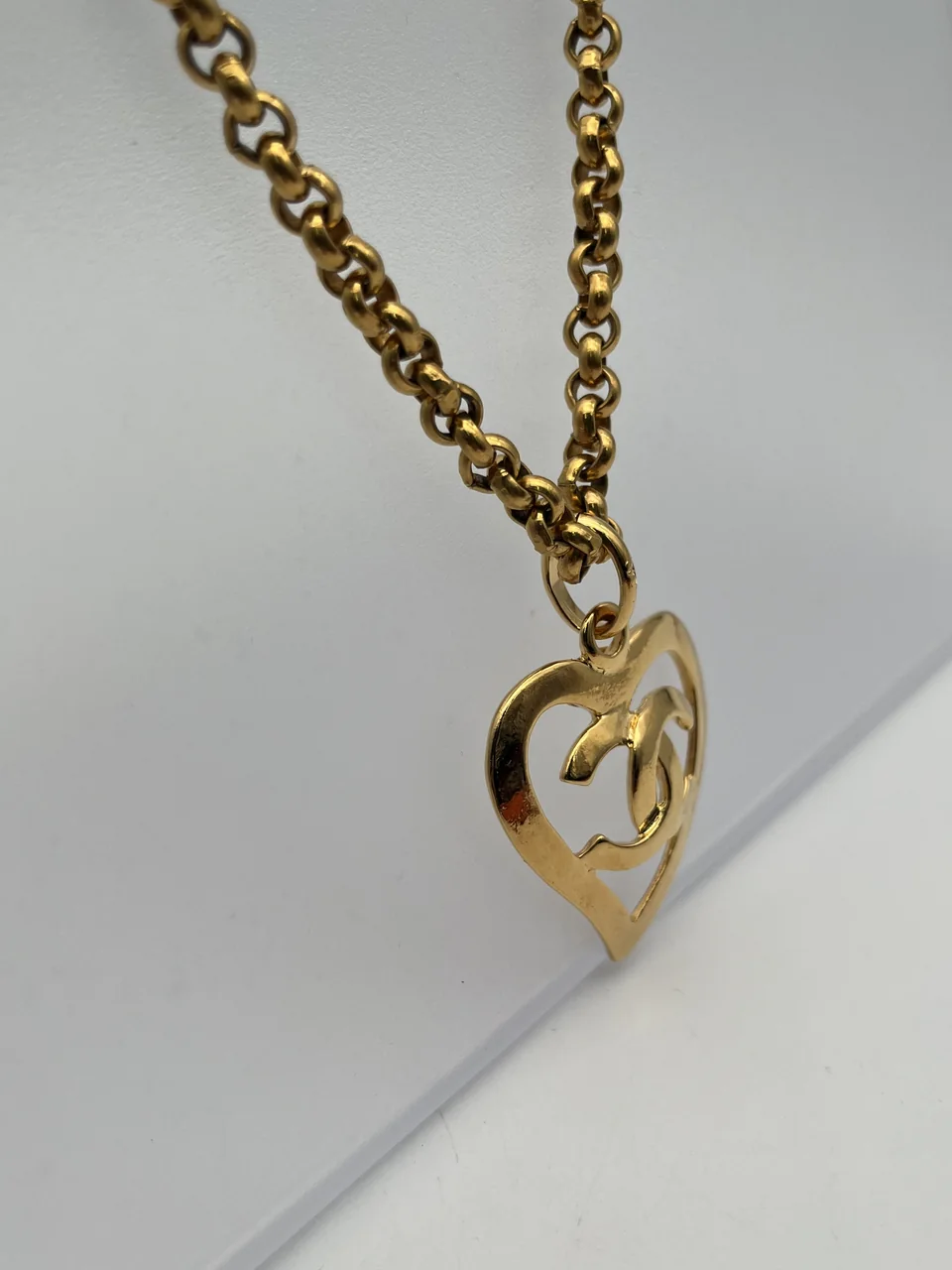 CHANEL NECKLACE view 3