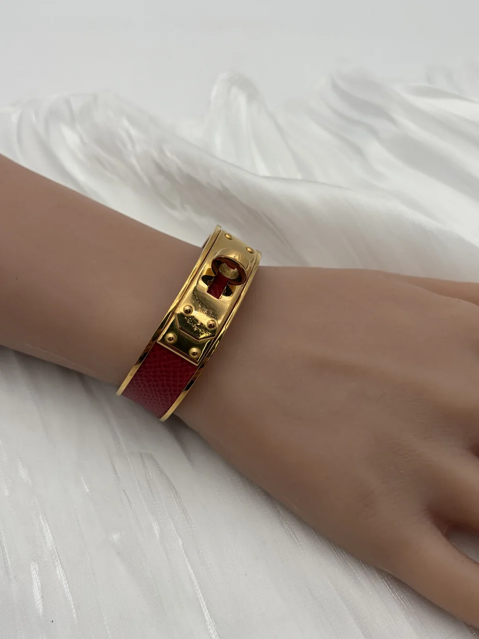 HERMES KELLY BANGLE view 8