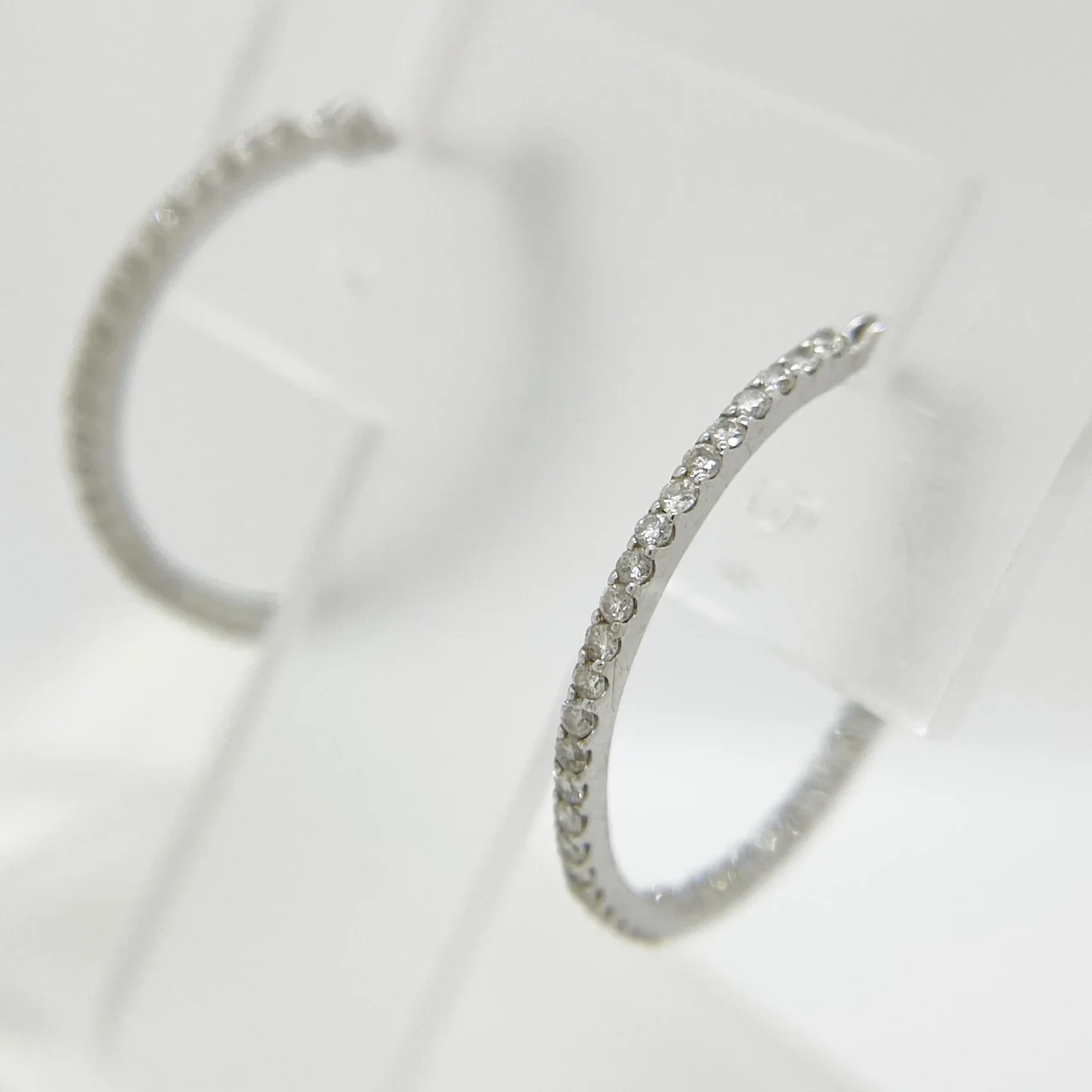 K18WG DIAMOND EARRINGS FD0.25CT*2 2.0G