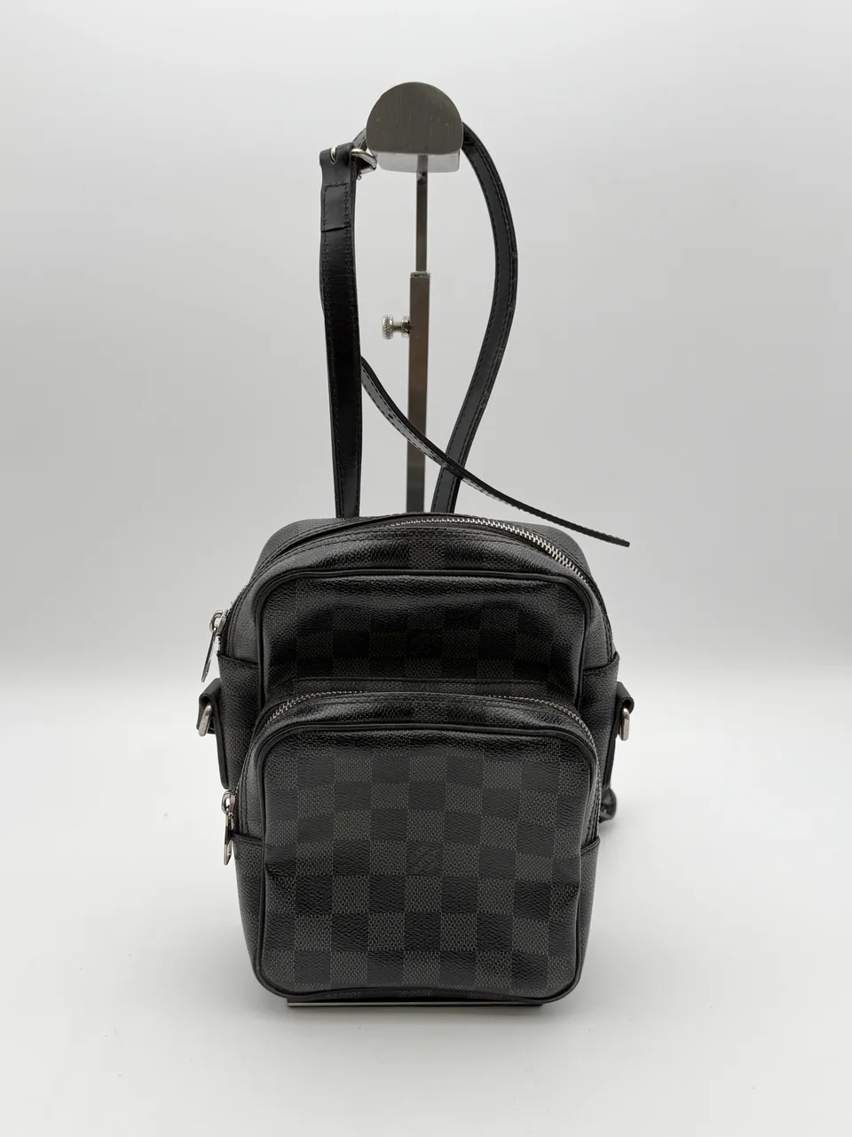 LV GRAPHITE REM