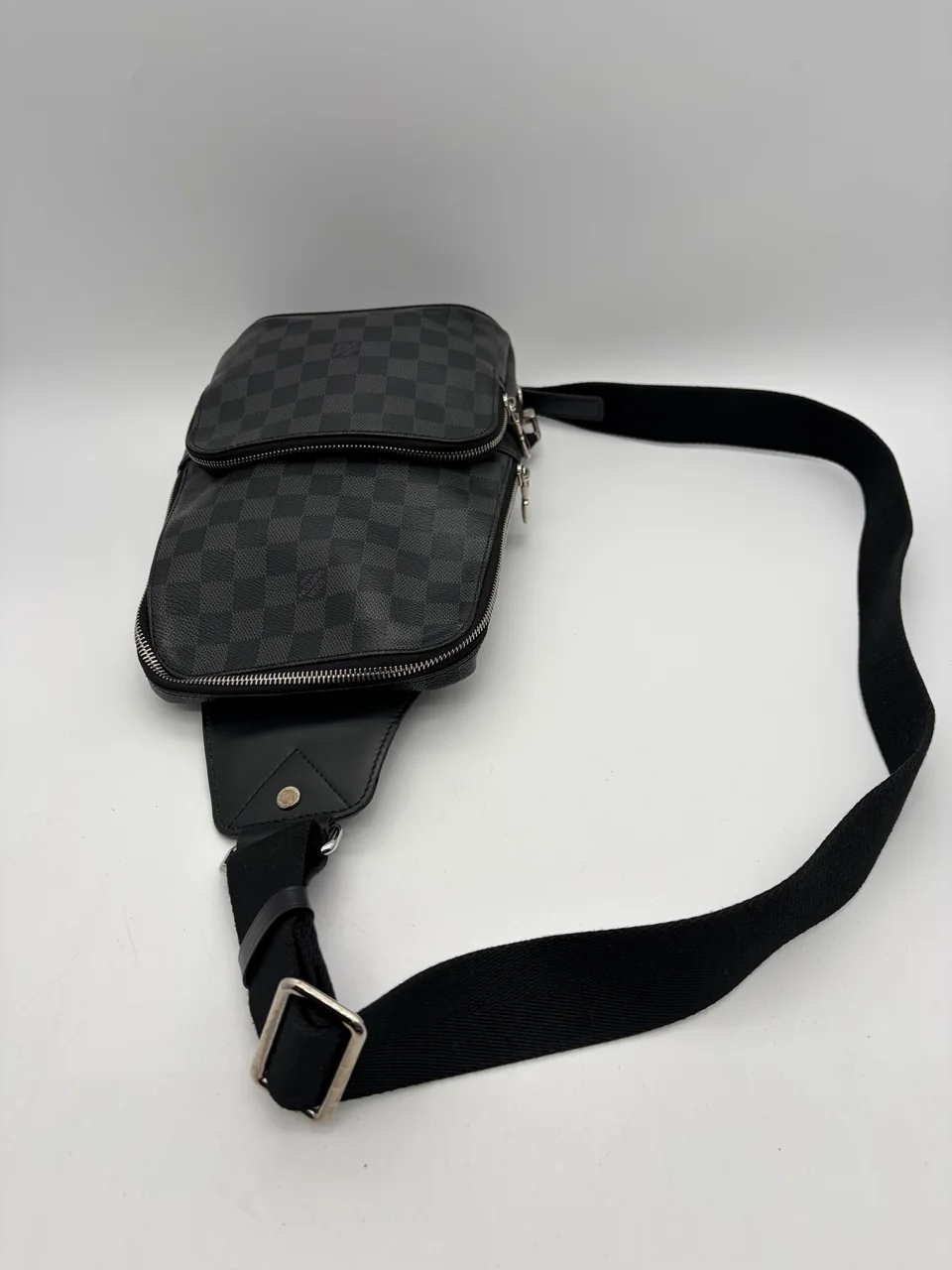 LV GRAPHITE N41719 view 5