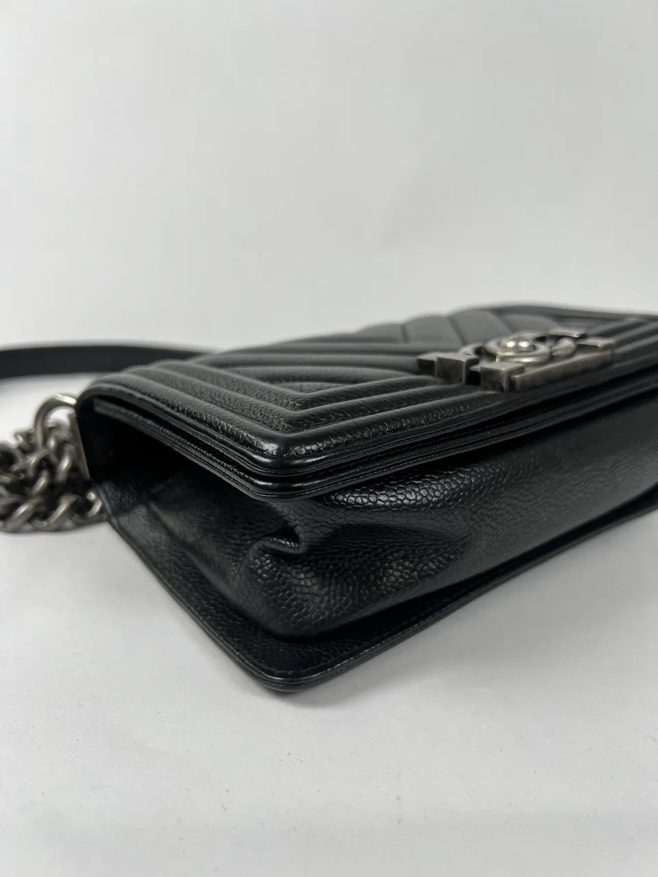 CHANEL CALF SKIN CHEVRON SHOULDER BAG (28 SERIAL CODE) view 13