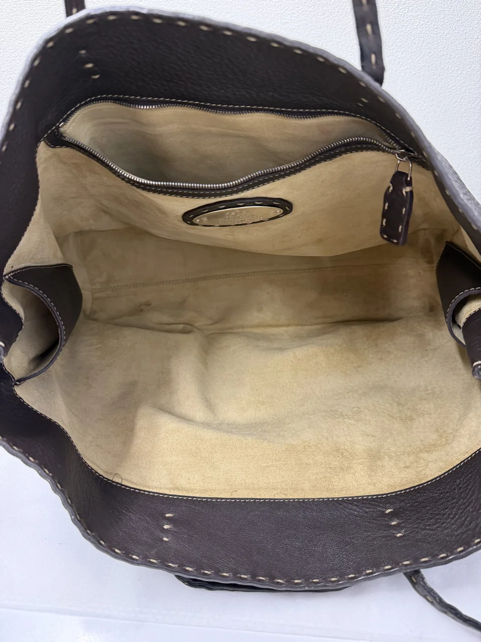 FENDI TOTE BAG (BROWN) hover