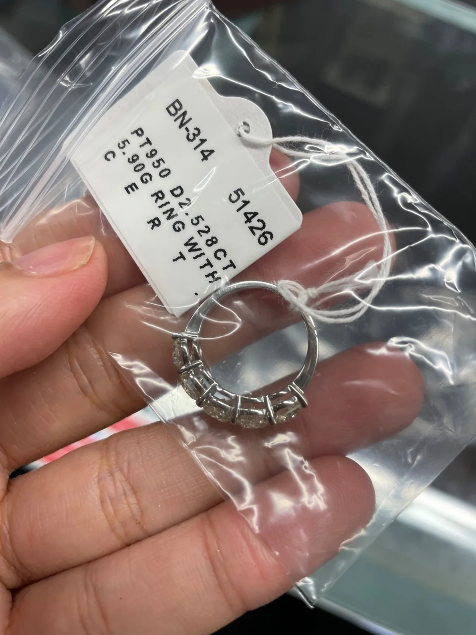 PT950 D2.528CT 5.90G RING WITH CERT.