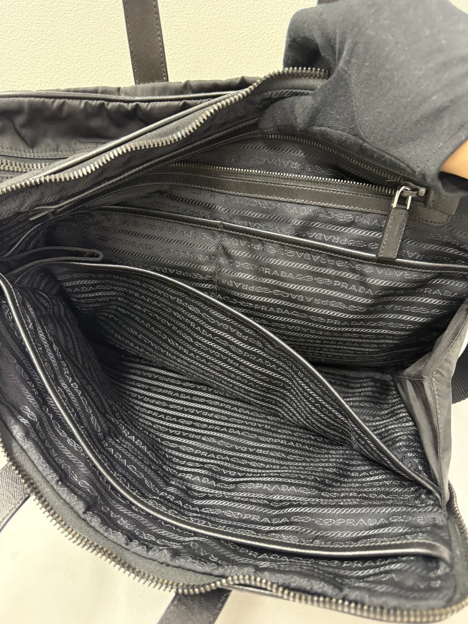 PRADA NYLON TWO-WAY SHOULDER BAG (BLACK) view 10