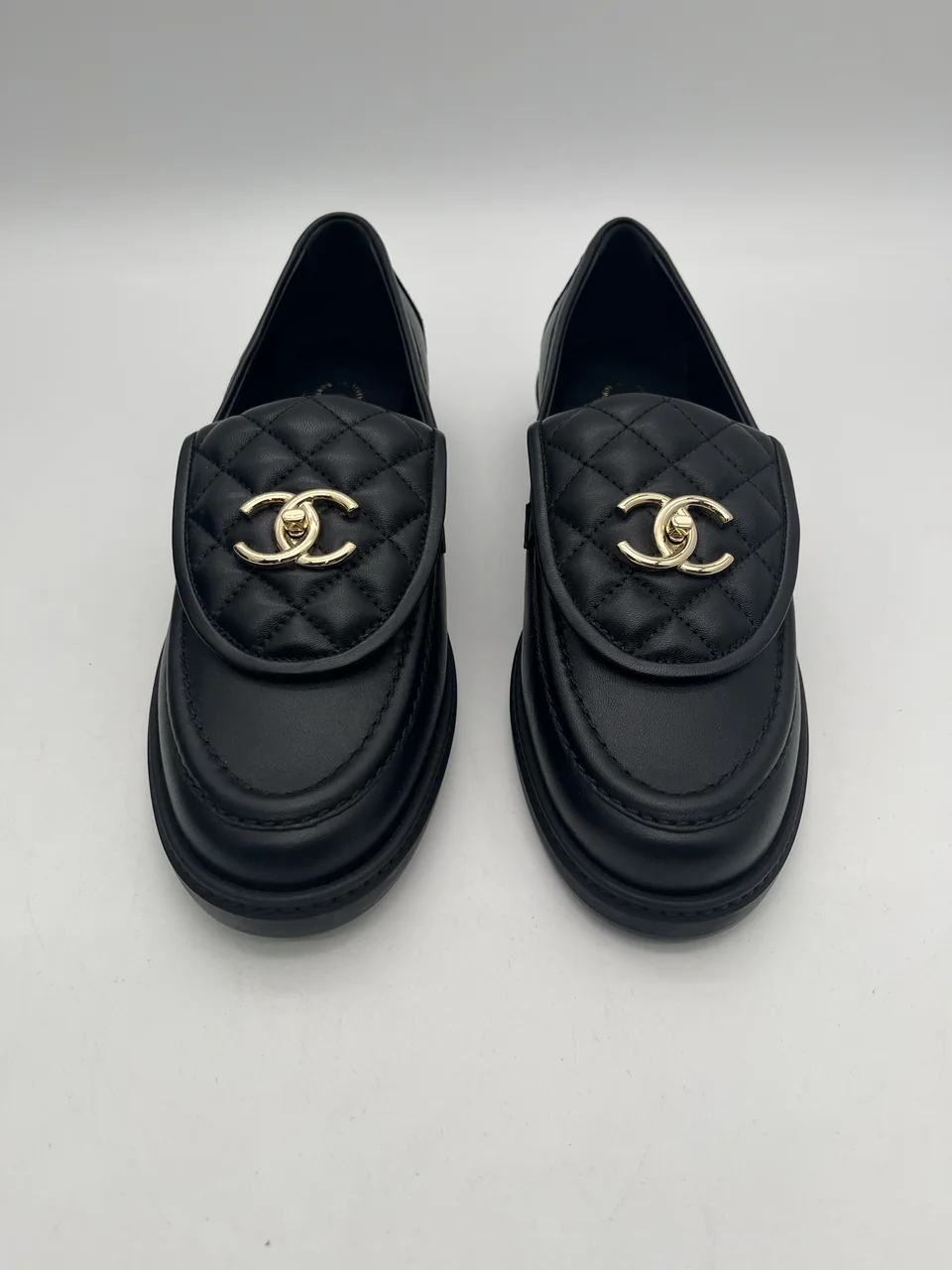 CHANEL LEATHER SHOES (SIZE 40 - BRAND NEW) hover