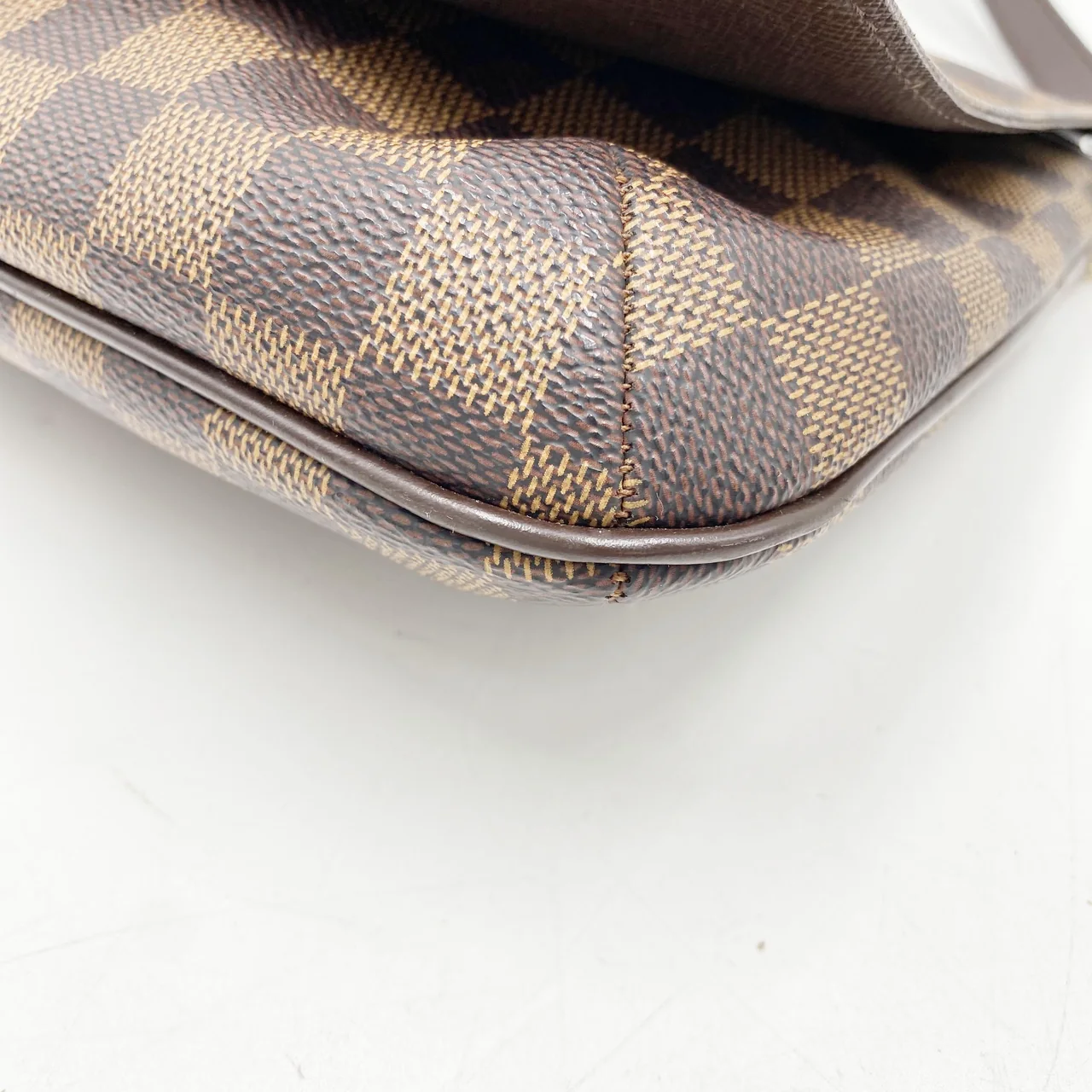 LV DAMIER MUSETTE SALSA LONG view 9