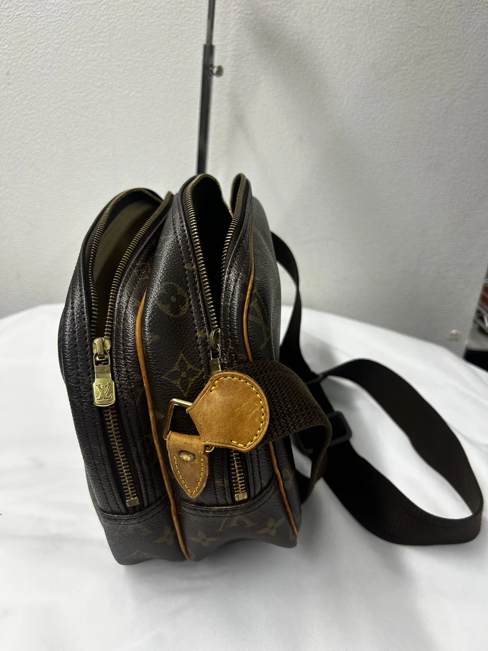 LV MONOGRAM REPORTER view 3