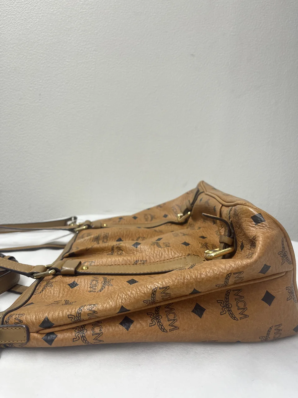 MCM VICETOS TWO-WAY TOTE BAG (CAMEL) hover