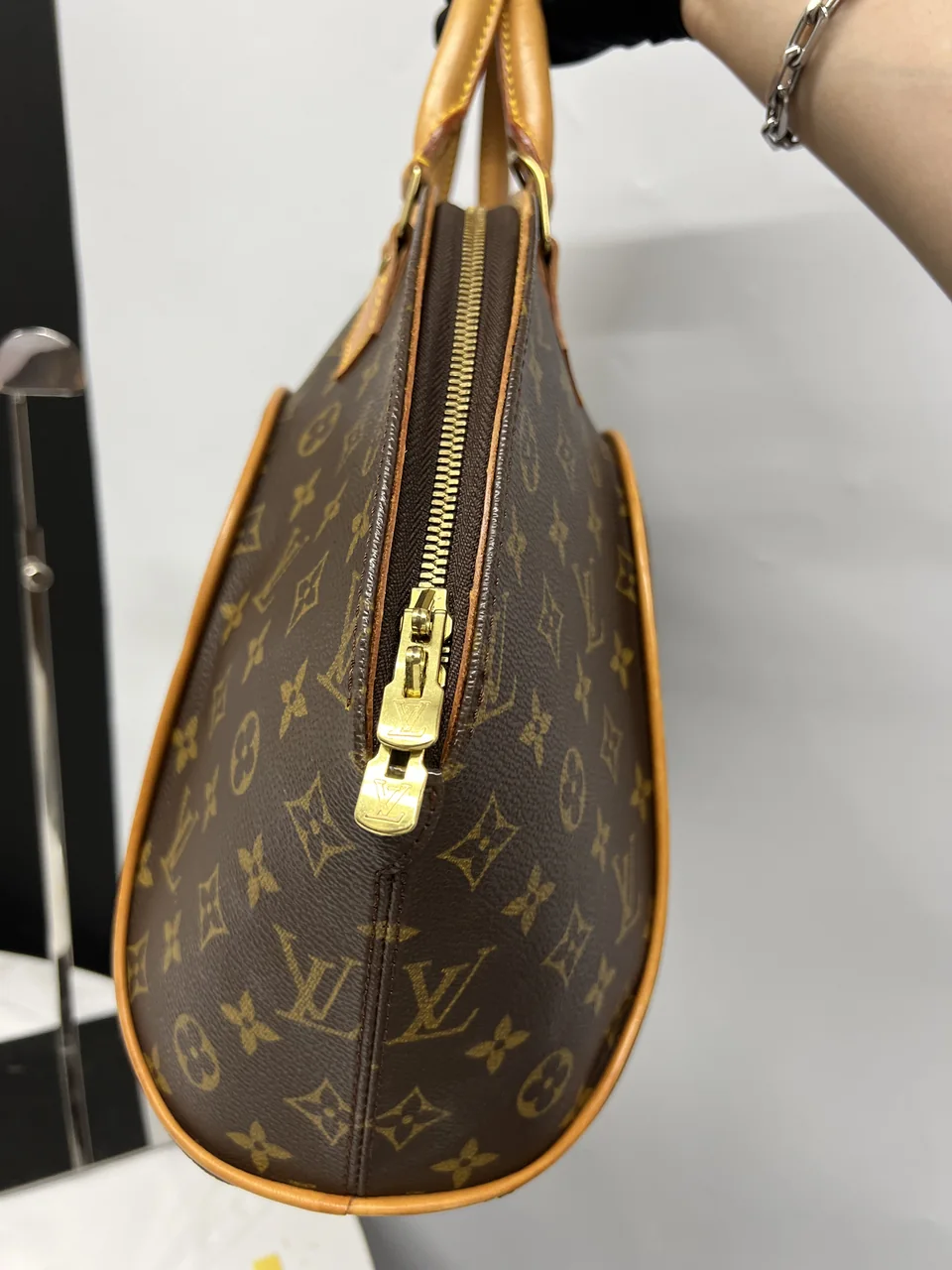 LV MONOGRAM ELLIPSE MM view 6