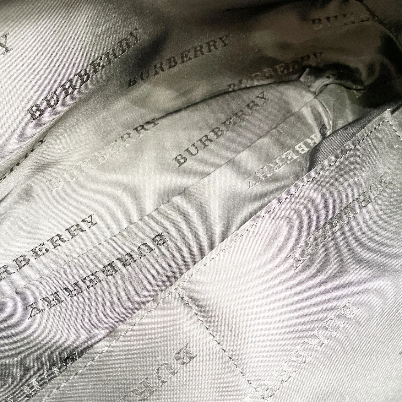 BURBERRY TOTE BAG view 10