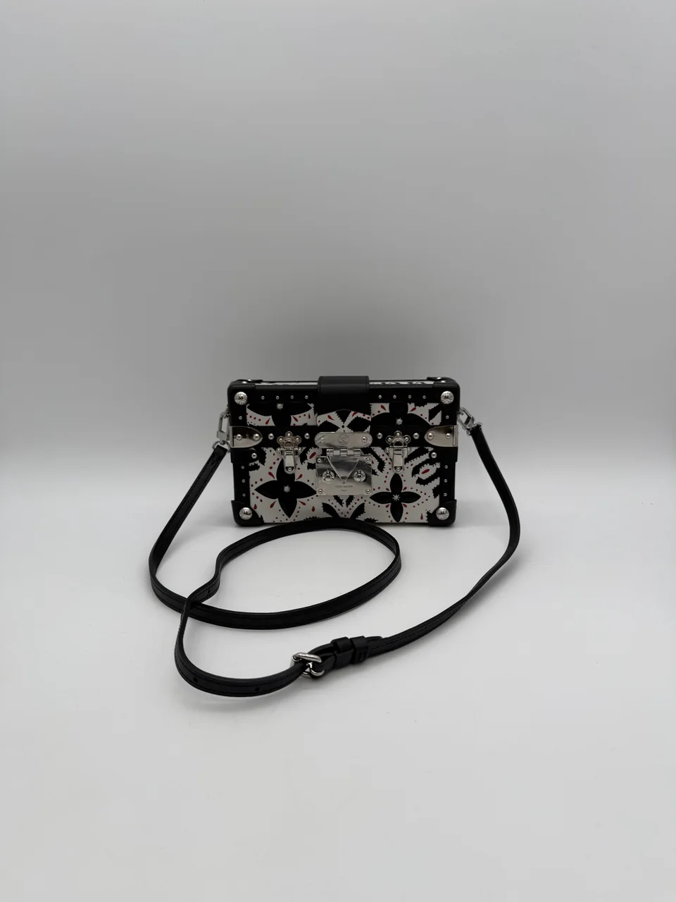 LV SHOULDER BAG